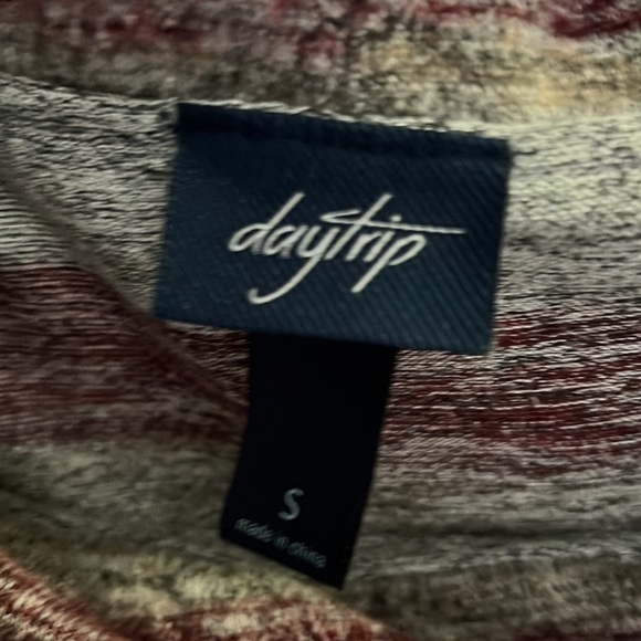 New top - Picture 2 of 3